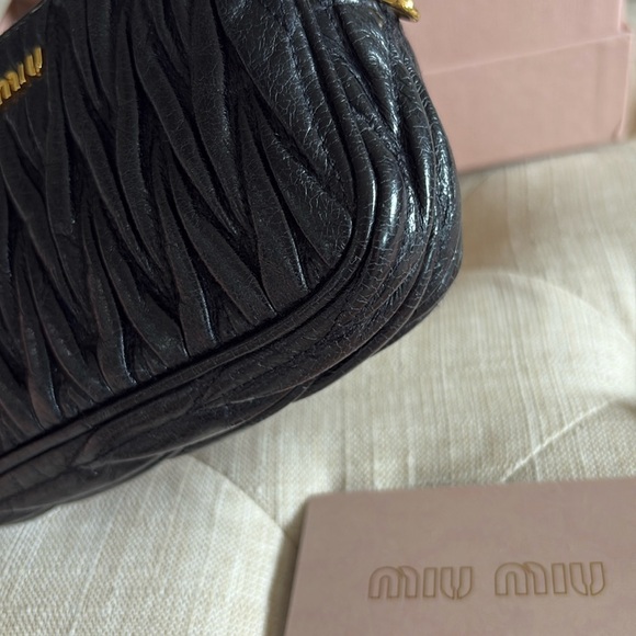 Sold - Picture 3 of 8